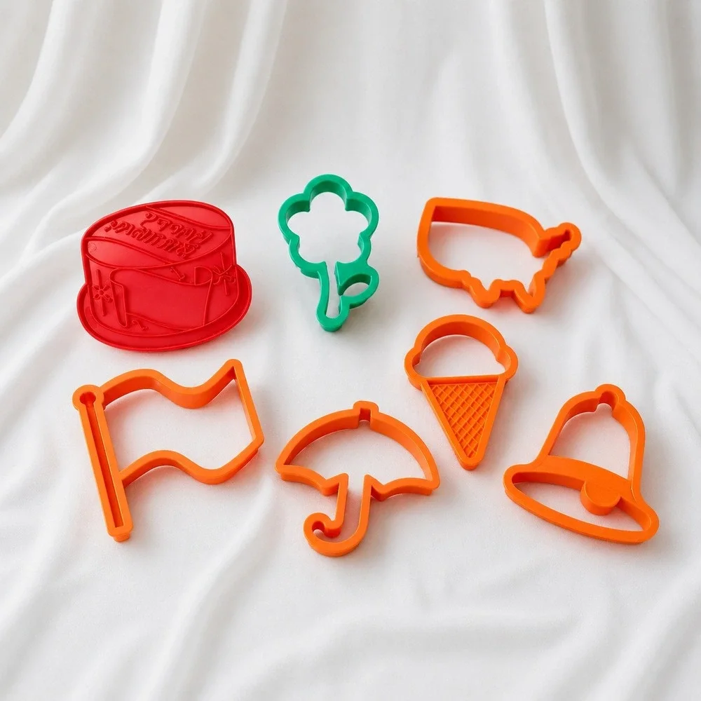 7 Piece Novelty Cookie Cutter Set Plastic Sandwich Shapes‎ Baking Tools